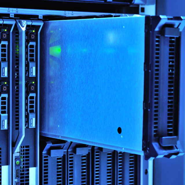 https://warblesolutions.com/wp-content/uploads/2025/01/server-640x640.png